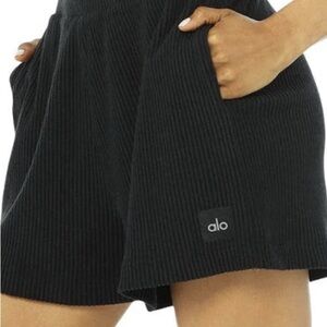 ALO Yoga Women's Black Ribbed Shorts